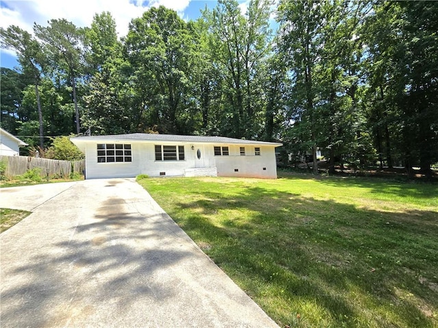 view of front of house with a front lawn