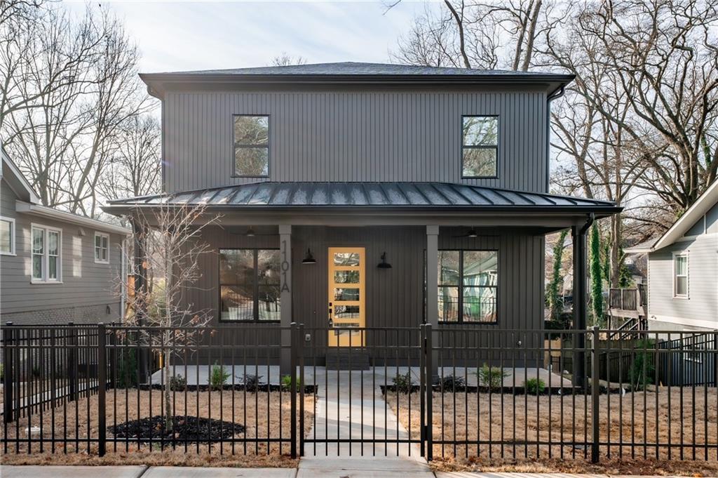 modern farmhouse featuring covered porch