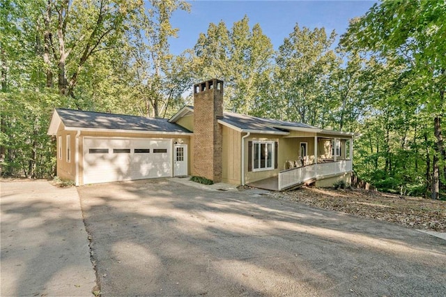 view of front facade with a garage