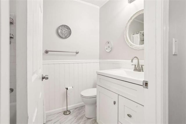 bathroom with vanity, a shower with curtain, and toilet