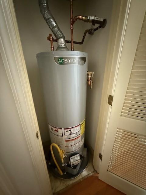 3545 Manchester Dr, Lawrenceville, GA 30044 - utility room with water heater