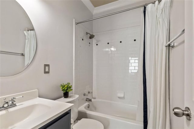 891 Paoli Ave SE, Atlanta, GA 30316 - full bath featuring shower / bath combo with shower curtain, vanity, and toilet