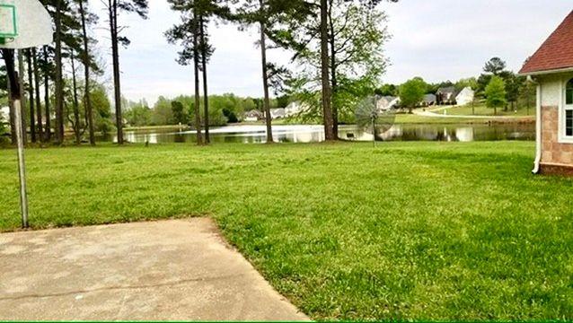 view of yard featuring a water view