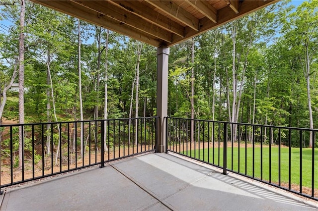 6120 Hutchins Dr, Buford, GA 30518 - view of balcony