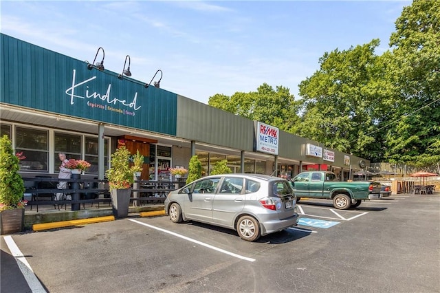 1655 Arrowhead Trl NE, Atlanta, GA 30345 - view of commercial location featuring uncovered parking