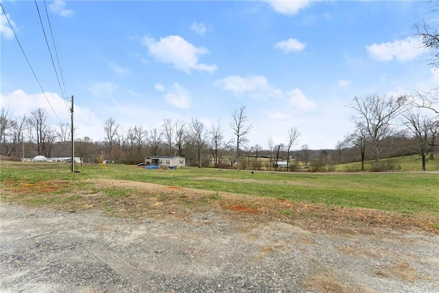 view of yard featuring a rural view