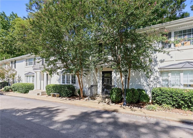 view of front of house with stucco siding