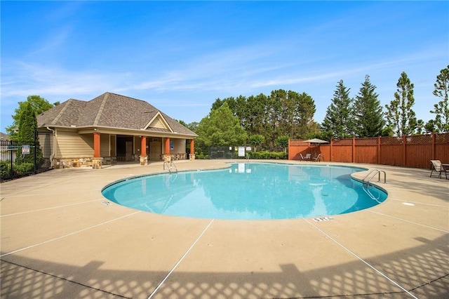 4815 Edgemoore Trce, Cumming, GA 30040 - community pool with a patio area