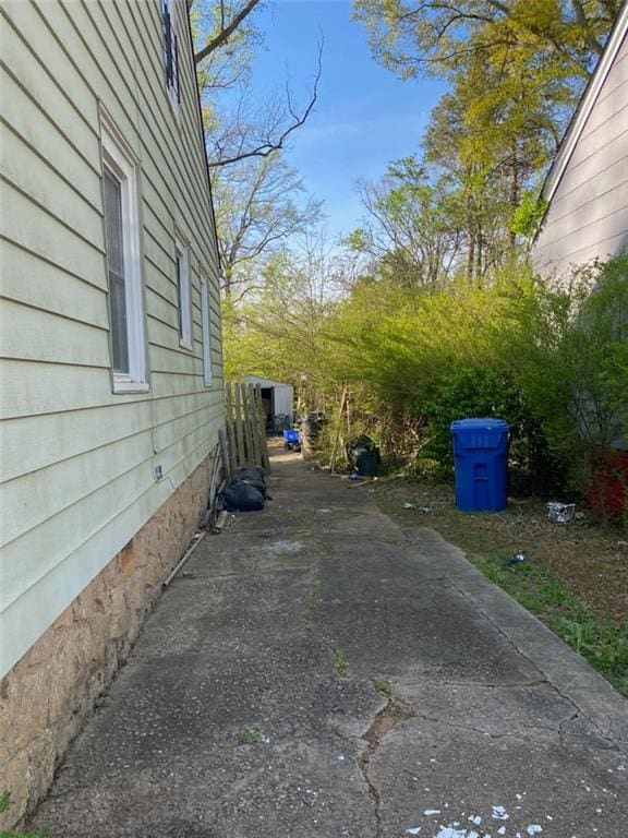 2689 Knox St NE, Atlanta, GA 30317 - view of side of property