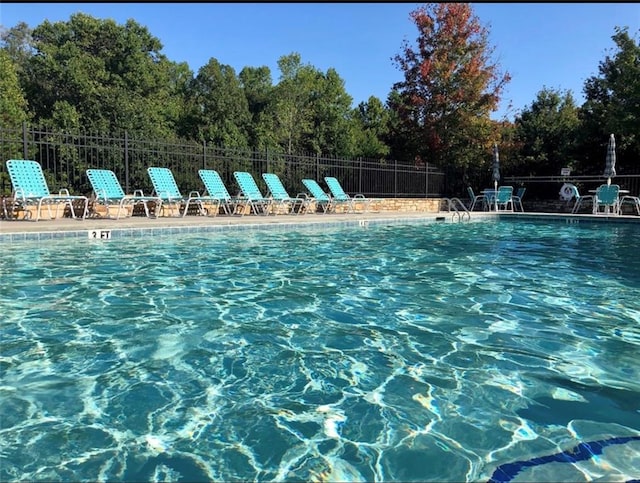595 Stonepark Ln, Suwanee, GA 30024 - view of community pool