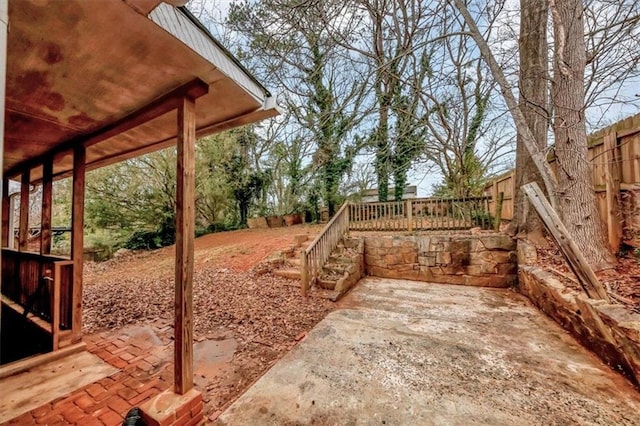 view of yard featuring a patio area