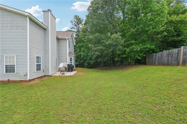 view of yard with a patio