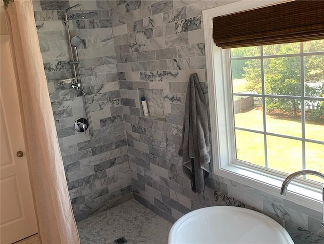 337 Long Shore Way, Newnan, GA 30265 - bathroom with tiled shower and a bath