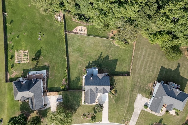 4690 Martins Crossing W Dr, Flowery Branch, GA 30542 - aerial view of property and surrounding area