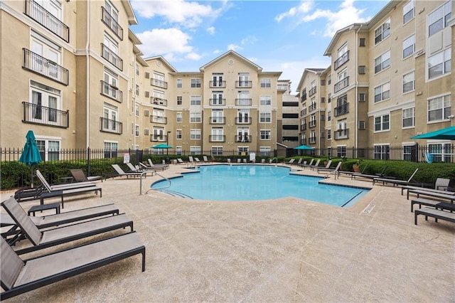 800 Peachtree St NE Unit 1504, Atlanta, GA 30308 - community pool with a patio area