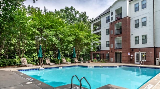 3275 Lenox Rd NE Unit 413, Atlanta, GA 30324 - view of community pool