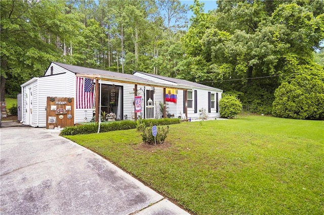 3184 Newcastle Way, Snellville, GA 30039 - view of front facade featuring a front yard