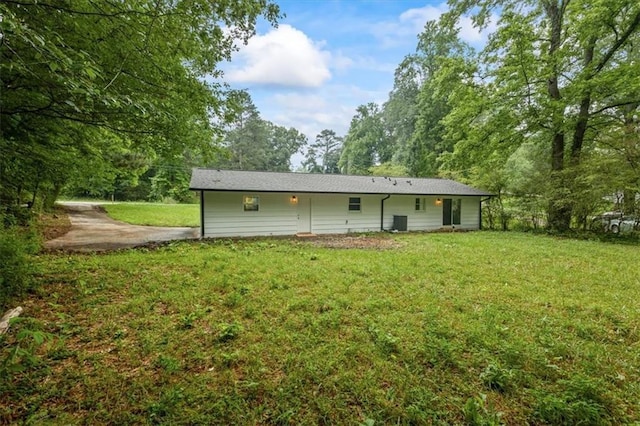 2091 Chestnut Log Dr, Lithia Springs, GA 30122 - back of property with a yard
