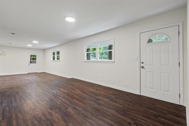2091 Chestnut Log Dr, Lithia Springs, GA 30122 - entryway with dark wood-style flooring, baseboards, and recessed lighting