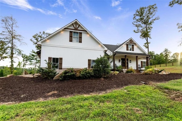 view of front of home with covered porch