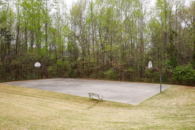 118 Jasmine Way, Carrollton, GA 30180 - view of sport court with community basketball court and a yard