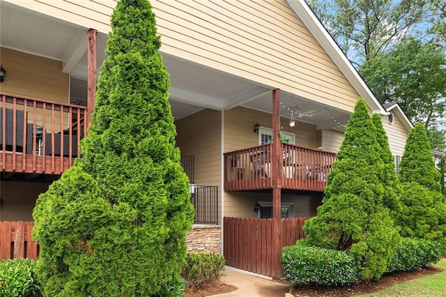 106 Brighton Pt, Sandy Springs, GA 30328 - view of side of home