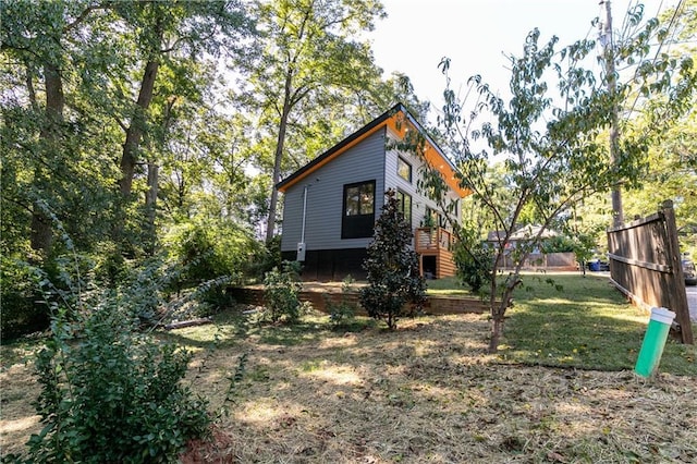 exterior space featuring a lawn