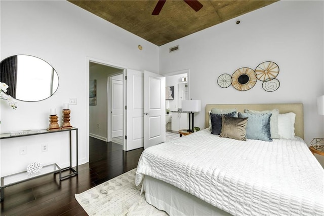 923 Peachtree St NE Unit 1238, Atlanta, GA 30309 - bedroom with wood finished floors and a ceiling fan