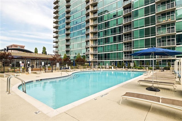 923 Peachtree St NE Unit 1238, Atlanta, GA 30309 - community pool featuring a patio
