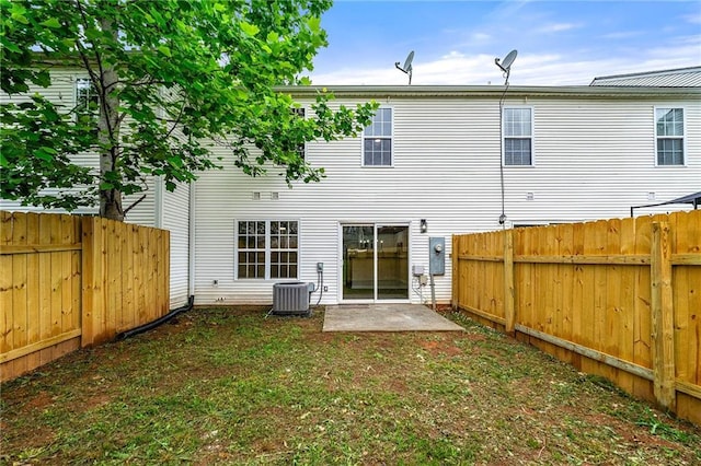 89 Prospect Path, Hiram, GA 30141 - rear view of property featuring a fenced backyard and a patio area