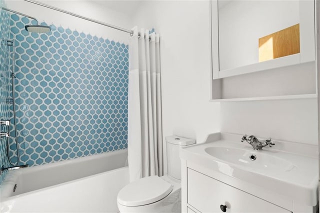 1492 Sagewood Cir, Stone Mountain, GA 30083 - bathroom featuring shower / bath combination with curtain, vanity, and toilet