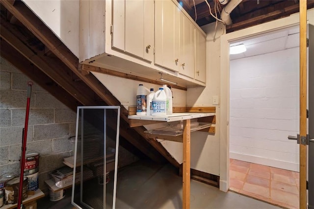 1492 Sagewood Cir, Stone Mountain, GA 30083 - below grade area with concrete block wall