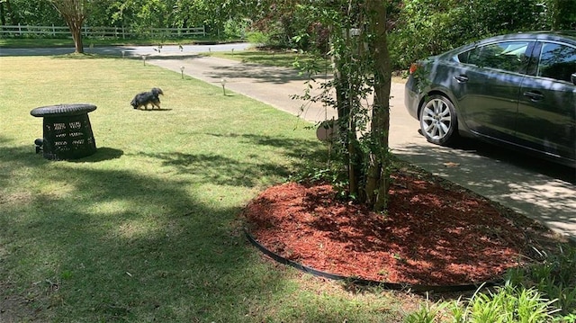 3629 Embry Cir, Atlanta, GA 30341 - surrounding community with a yard and fence
