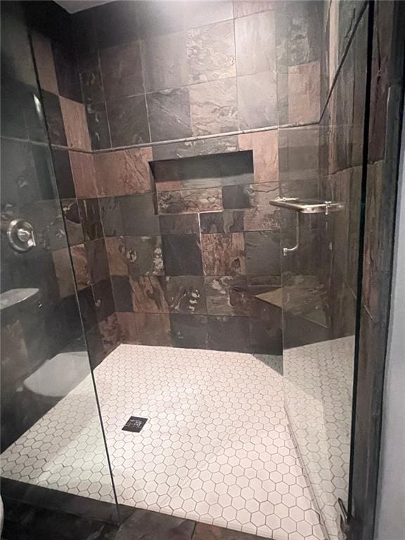 3629 Embry Cir, Atlanta, GA 30341 - bathroom featuring a tile shower