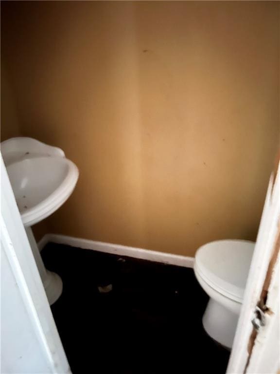 6354 Shannon Pkwy Unit 30D, Union City, GA 30291 - bathroom with toilet