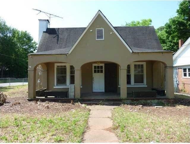 view of front of property with a porch