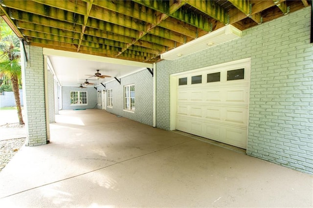 garage featuring ceiling fan