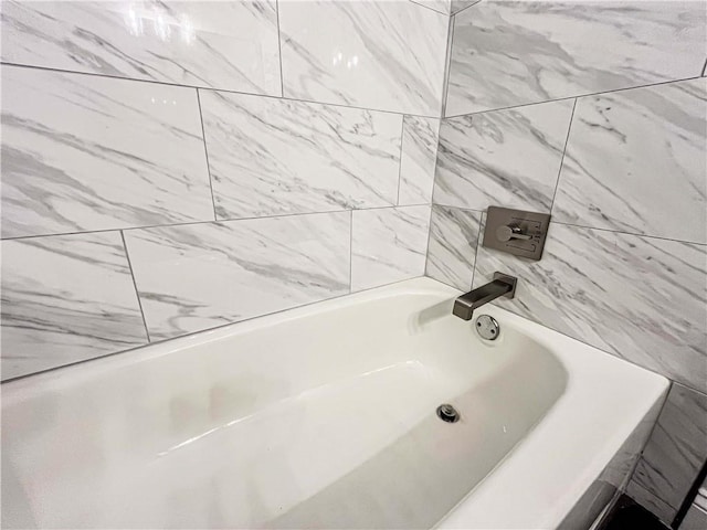 3150 Stratford Green Pl, Avondale Estates, GA 30002 - bathroom featuring a bathtub