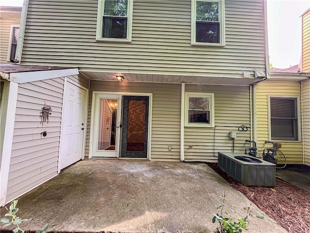 3150 Stratford Green Pl, Avondale Estates, GA 30002 - property entrance featuring a patio area