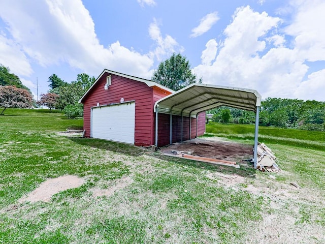view of detached garage