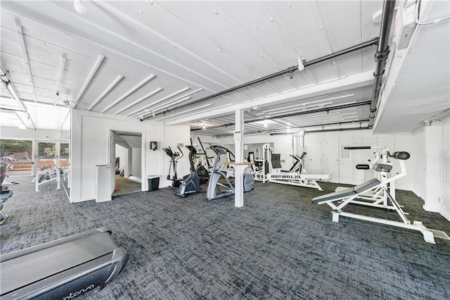 gym with carpet