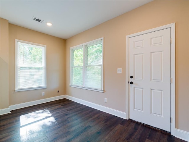 689 Berne St SE, Atlanta, GA 30312 - foyer featuring dark wood finished floors and recessed lighting
