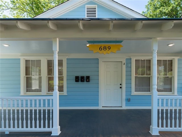 689 Berne St SE, Atlanta, GA 30312 - property entrance with a porch