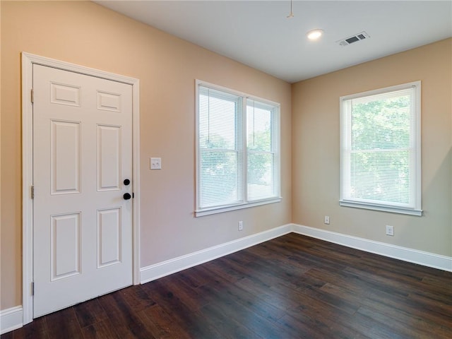 689 Berne St SE, Atlanta, GA 30312 - entrance foyer with dark wood-style flooring and recessed lighting