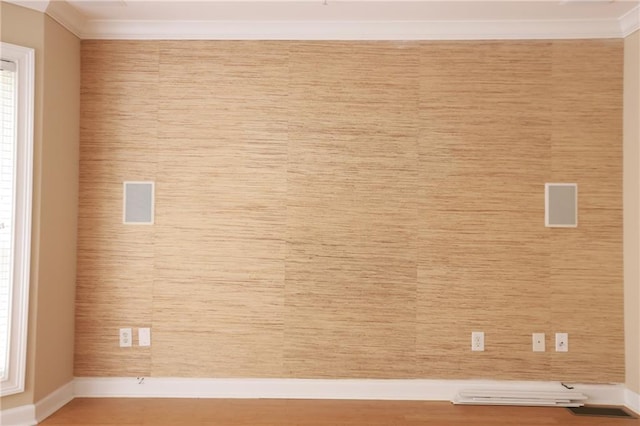 3541 Roswell Rd NE Unit 20, Atlanta, GA 30305 - detailed view of crown molding and baseboards
