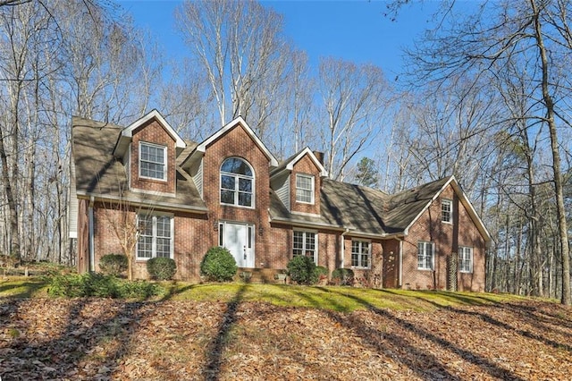 view of front of house featuring a front yard