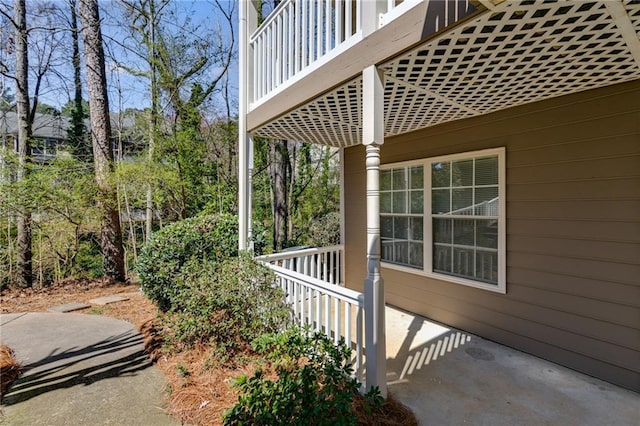 2135 N Forest Trl, Dunwoody, GA 30338 - view of side of home