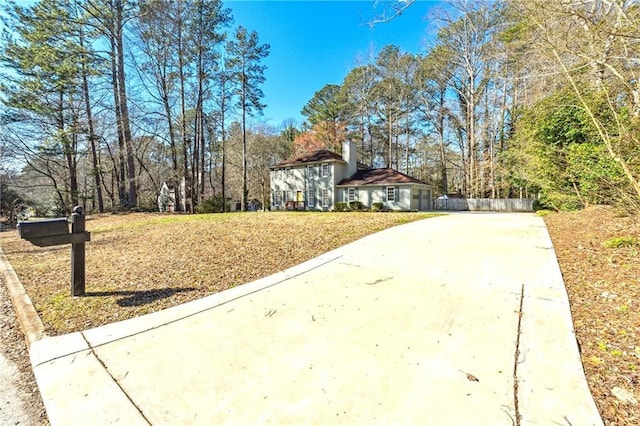 view of front of property with a front yard