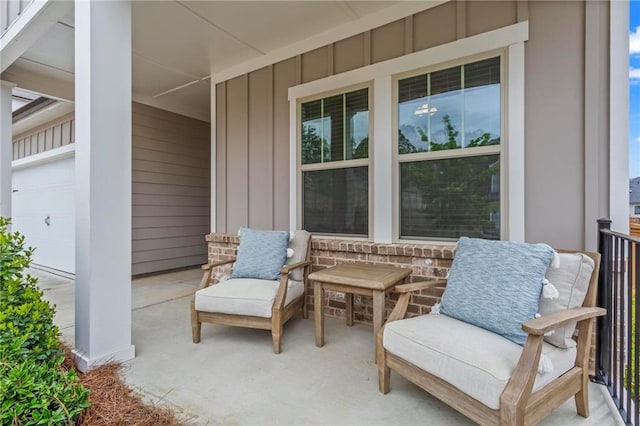 view of patio / terrace with covered porch