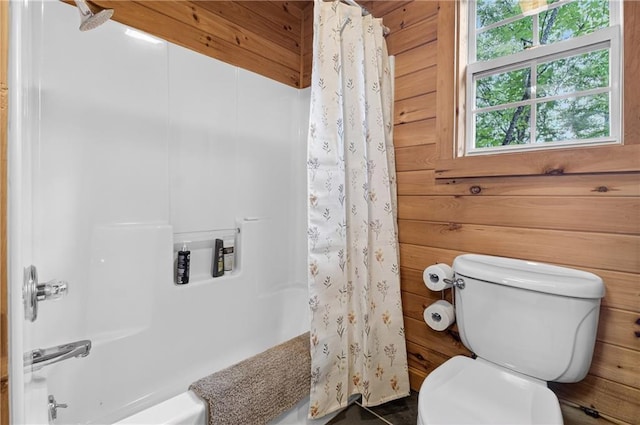 212 Dogpatch Ln, Blue Ridge, GA 30513 - bathroom with toilet and shower / bath combination with curtain